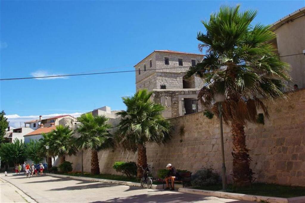 Apartment Eli Pag Town Exterior foto